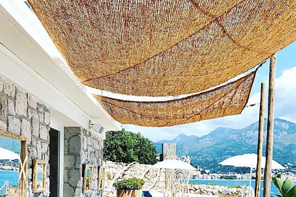 Coco shade, derived from coconut husks, presents a compelling alternative to traditional roofing materials.